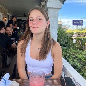 Meet your Posher, Adalina